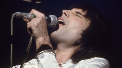 Freddie Mercury style icon: the most memorable looks of the Queen frontman - NoSpoiler