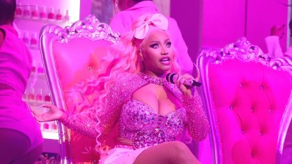 Nicki Minaj Performs in Vibrant Shades of Pink at MTV VMAs 2022 – WWD