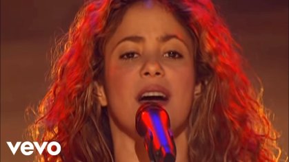 Shakira - Ojos AsÃ­ (Live) - YouTube