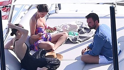 Selena Gomez Continues Yacht Trip In Italy After 30th Birthday: Photo – Hollywood Life