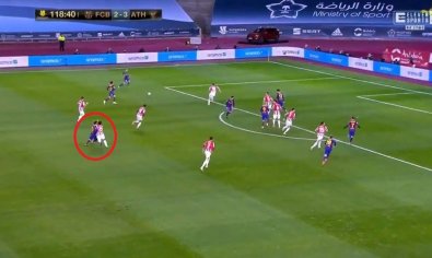 Lionel Messi wymierzyÅ rywalowi dwa ciosy i wyleciaÅ z boiska. To jego pierwsza czerwona kartka w barwach Barcelony [WIDEO] | Gol24