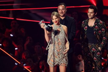VMAs 2022: Taylor Swift Wins Video of the Year, Announces New Album - SPIN