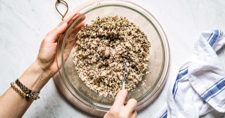 How To Cook Quinoa In Microwave (Quick & Easy) - Foolproof Living