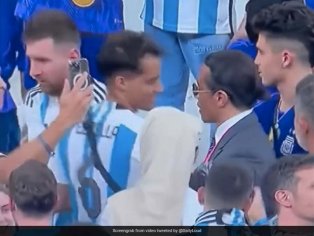 Did Lionel Messi Ignore Celebrity Chef Salt Bae During World Cup Celebrations? Watch | Football News