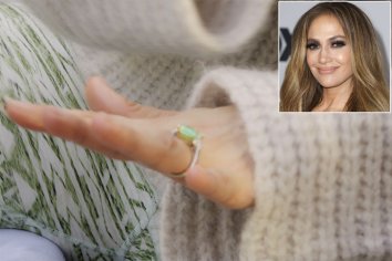 See Jennifer Lopez's Green Engagement Ring from Ben Affleck