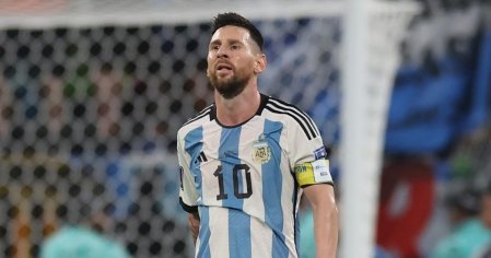 How tall is Lionel Messi? Height of Argentina World Cup star and PSG phenom | Sporting News