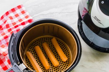 Air Fryer Hot Dogs (Vegan, Vegetarian or Meat) - Vegetarian Mamma