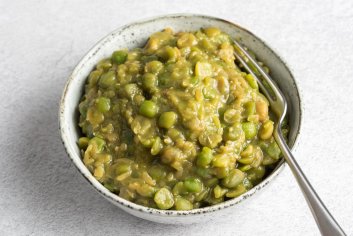 Traditional British Mushy Peas Recipe