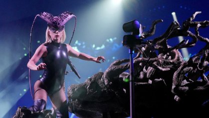 Lady Gaga Ã¨ tornata! In scena Freddy Kruger e Dante. Le foto travolgenti | Vogue Italia