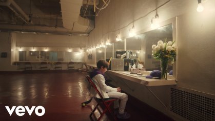 Justin Bieber & benny blanco - Lonely (Official Music Video) - YouTube