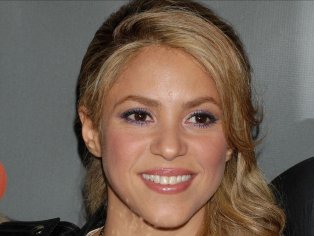 Shakira ‘very angry’ with ex-husband after he was seen out with new girlfriend 12 years his junior | Toronto Sun