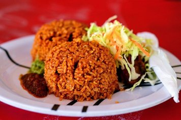 how to cook jollof rice with tomato paste
