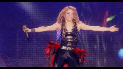 Shakira - La La La / Waka Waka (From 'Shakira In Concert: El Dorado World Tour') - YouTube