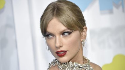 Taylor Swift announces album after winning 3rd VMA video of the year award