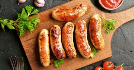 How to Cook Bratwurst in the Oven - Insanely Good
