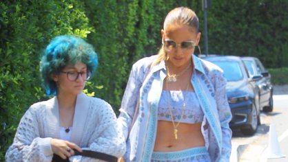 Jennifer Lopez Introduces Daughter Emme Using They/Them Pronouns – Hollywood Life