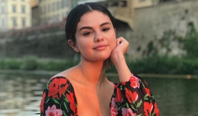 24 Unseen Sexy Photos of Selena Gomez Which Are Truly Jaw-Dropping - PopMellow