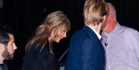 Taylor Swift and Joe Alwyn Photographed on a Rare Dinner Date With Lena Dunham