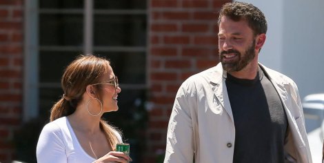 Twitter Hilariously Reacts to Jennifer Lopez and Ben Affleck's Dunkin' Donuts Date