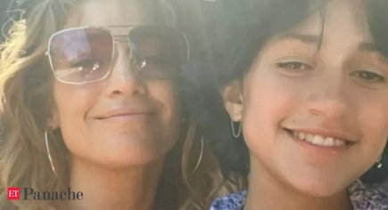 Jennifer Lopez daughter: Jennifer Lopez introduces daughter Emme with gender-neutral pronouns, netizens accuse her of child abuse - The Economic Times