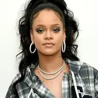 Rihanna Songs Download: Rihanna Hit MP3 New Songs Online Free on Gaana.com
