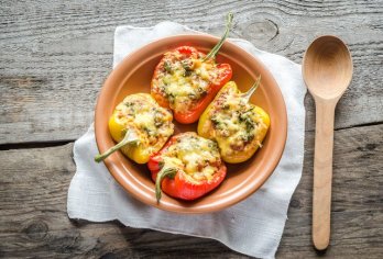 How to Cook Stuffed Peppers With a Microwave | livestrong