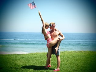 A detailed history of Taylor Swift's annual 4th of July parties - HelloGigglesHelloGiggles