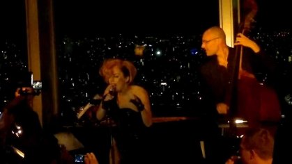 LADY GAGA SINGS JAZZ AT DELFINA OLIVER'S SHOW! LADY GAGA CANTA JAZZ EN EL SHOW DE DELFINA OLIVER! - YouTube