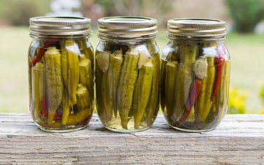 How to Make Pickled Okra (Water Bath Canning & Quick Pickle Methods)