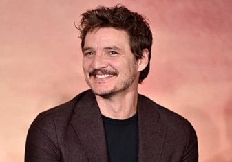 Pedro Pascal Bio, Age, Wife, Family, Height, Net Worth, Narcos