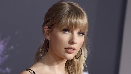 Taylor Swift Net Worth 2022: ‘Red (Taylor’s Version)’ Salary | StyleCaster