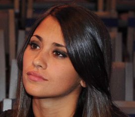 Antonella Roccuzzo (Lionel Messi's Girlfriend) Height, Weight, Age, Biography & More » StarsUnfolded