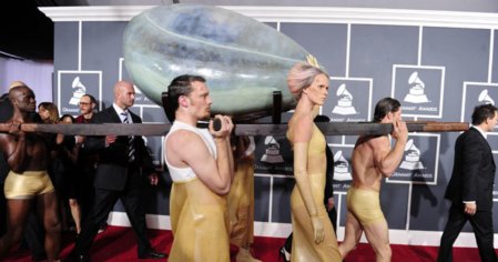 
    Lady Gaga's Egg-Citing Grammy Awards Costume - CBS News