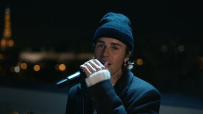 Justin Bieber - 2 Much (Live from Paris) - YouTube