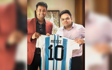 Messi Jersey Jay Shah: BCCI Secretary Jay Shah receives a signed jersey from GOAT Lionel Messi, Pragyan Ojha shares pic: Check Out
