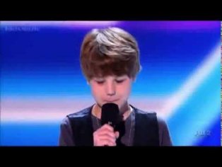 Baby Justin Bieber First Concert X Factor USA (Video_EditionLimited) - YouTube