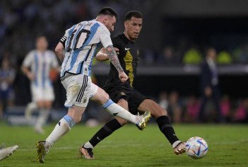  Lionel Messi scores 100th Argentina goal | The Manila Times 