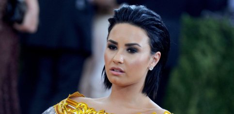 Demi Lovato Announces Next Tour Will Be Her Last: 'I Can’t Do This Anymore' | SPIN1038