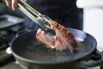 How to Cook a Tender Steak on the Stove | livestrong