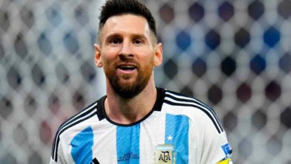 Que mira bobos meaning in English explained as Lionel Messi meme and t-shirt goes viral - The SportsGrail