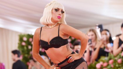 Lady Gaga: Sie strippt bei der Met Gala | GALA.de