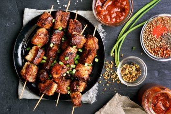 How to Cook Kabobs in a Conventional Oven | livestrong