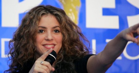 Shakira se olvida de Piqué refrescándose en las aguas de México