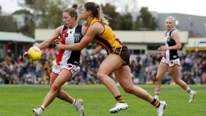 AFLW WRAP: A titanic tussle at the top | Footyology
