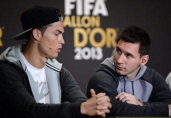 Brazilian Legend Whose Free-Kick Style Was Adapted by CR7, Offers Lionel Messi a ‘Good Choice’ Rather Than a ‘Derby Against Cristiano Ronaldo’ – “Nobody Will Do What He Did” - EssentiallySports