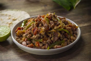 Receta de discada norteña, tradición mexicana - Comedera - Recetas, tips y consejos para comer mejor.