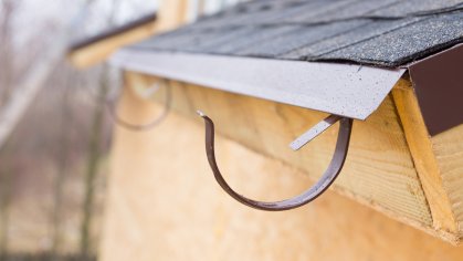 How to Install Gutter Brackets Correctly