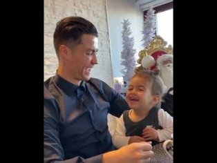 Cristiano Ronaldo and his Daughter father love his daughter - YouTube