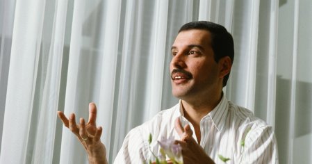 Freddie Mercury's Cats In Real Life Were Just As Spoiled As 'Bohemian Rhapsody' Shows