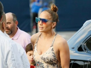 Jennifer Lopezâs Diet: Benefits, Downsides, and More